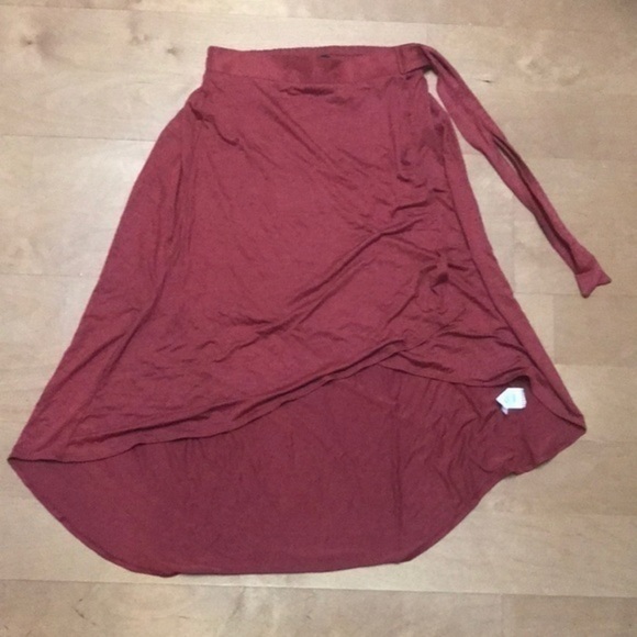 Forever 21 High-Low Tulip Hem Skirt Small - Picture 5 of 7